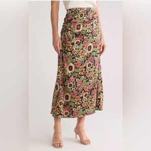 NWT Ruched floral Skirt